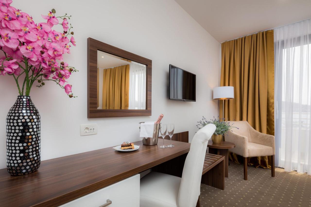 Hotel Perla Rogoznica  Εξωτερικό φωτογραφία